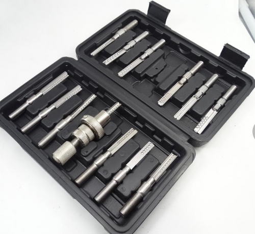LOCKPICK 13PCS set
(use this tool to collide to open the lock)